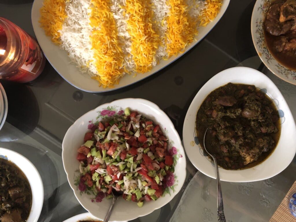 plat préféré des iraniens à la base d’agneau et des herbes fines et des épices